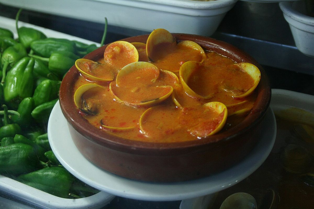 Almejas a la marinera terminado, listo para servir