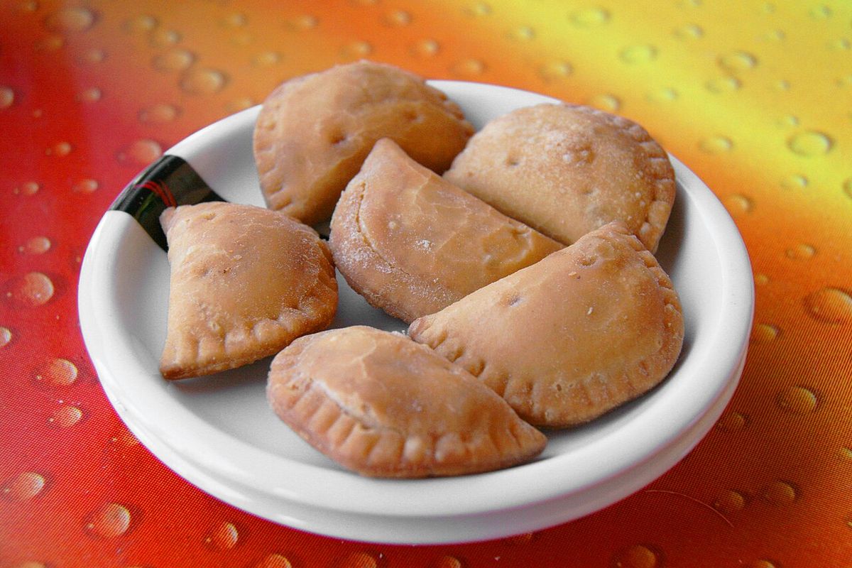 Empanadillas de atún terminado, listo para servir