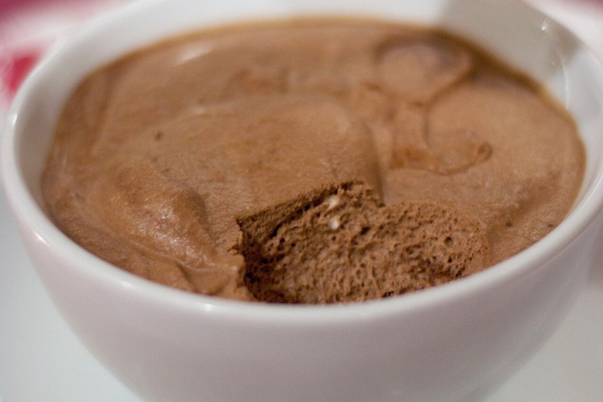 Mousse de chocolate terminado, listo para servir