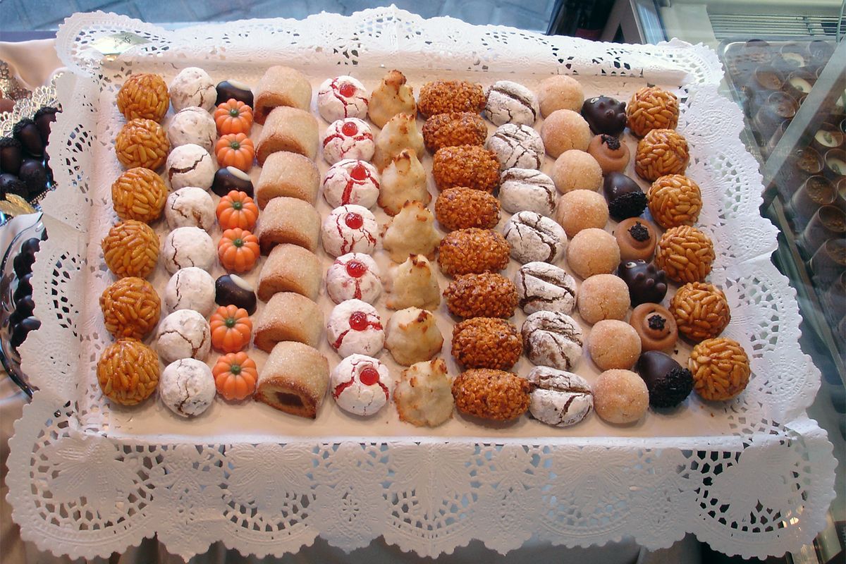 Panellets terminado, listo para servir