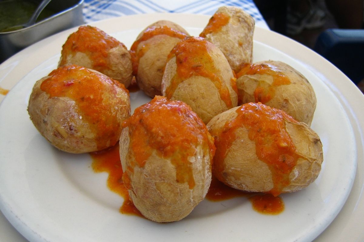 Papas arrugadas terminado, listo para servir