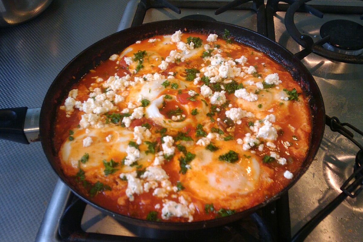 Shakshuka terminado, listo para servir